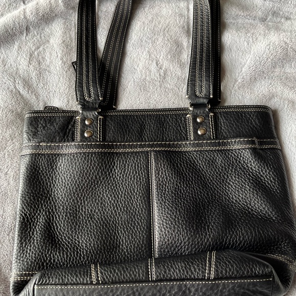 Coach - Picture 2 of 9